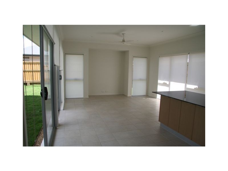 37 Watervale Parade, Wakerley QLD 4154