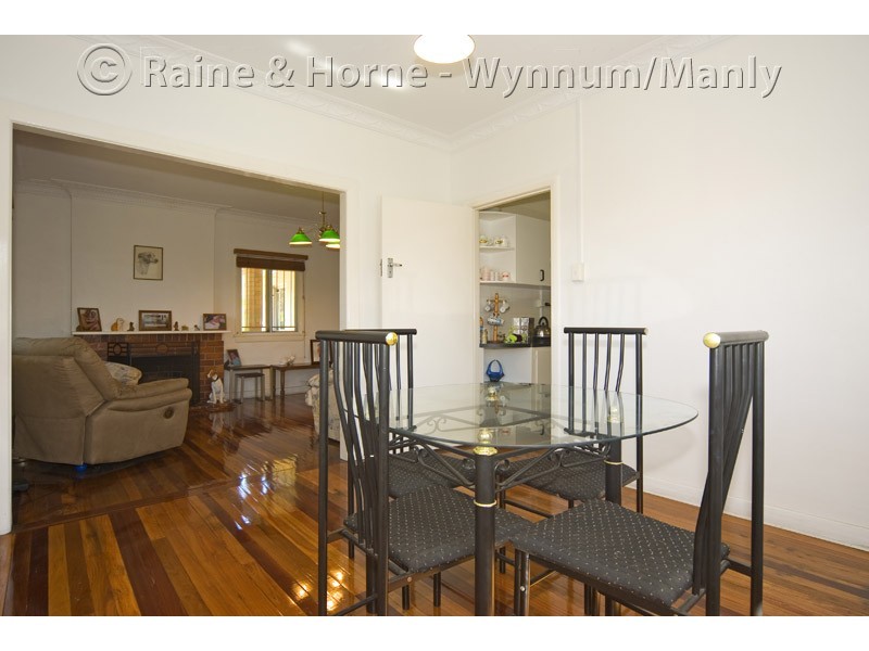 8 Wynnum North Road, Wynnum QLD 4178