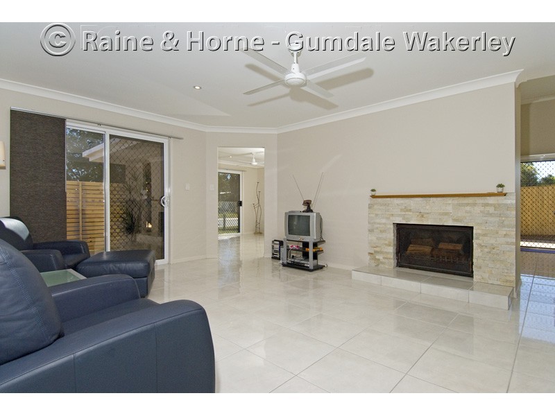 32 Friend Street, Wakerley QLD 4154