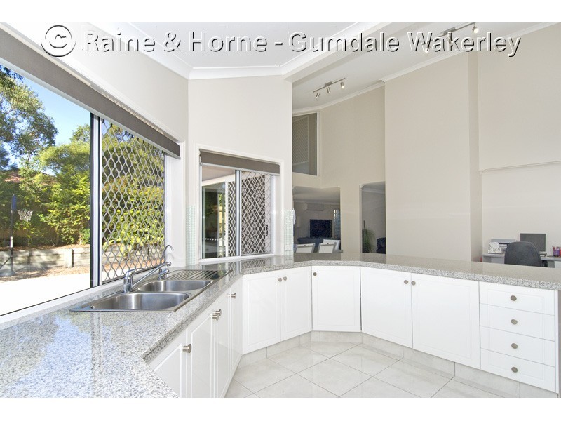 32 Friend Street, Wakerley QLD 4154