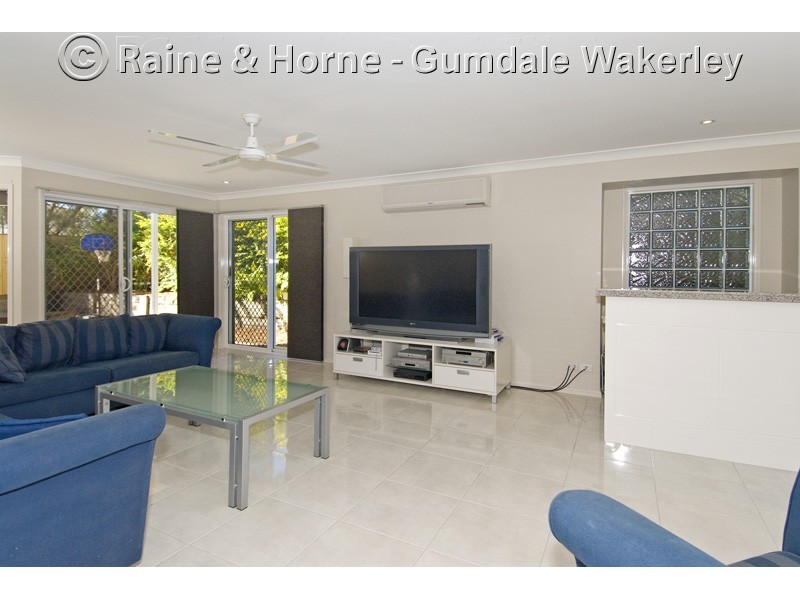 32 Friend Street, Wakerley QLD 4154
