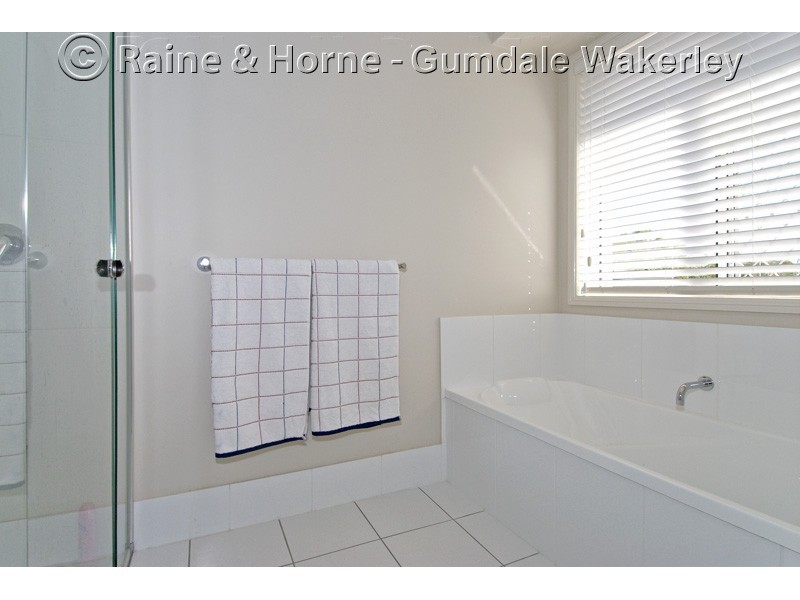 32 Friend Street, Wakerley QLD 4154