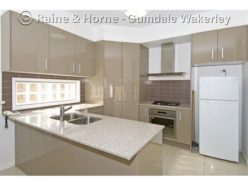 8 Glider Close, Wakerley QLD 4154