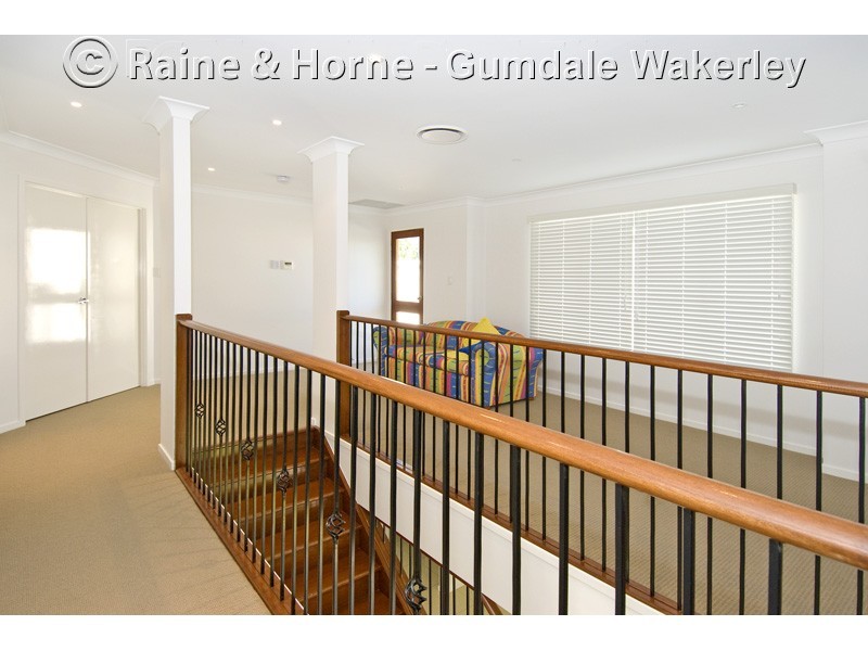 8 Glider Close, Wakerley QLD 4154