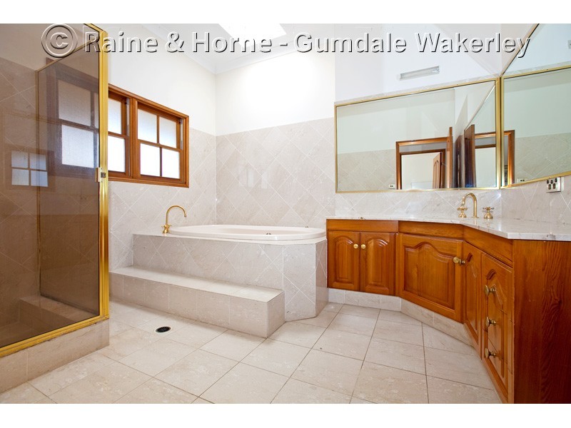 380 Grassdale Road, Gumdale QLD 4154