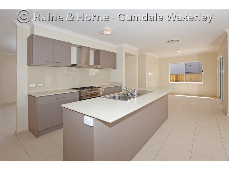 4 Lennox Close, Manly West QLD 4179