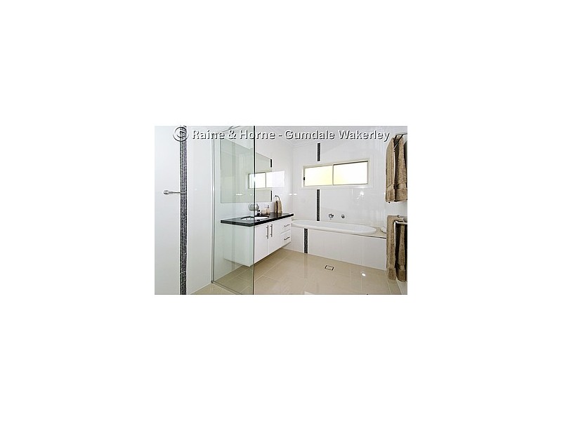 24 Friend Street, Wakerley QLD 4154