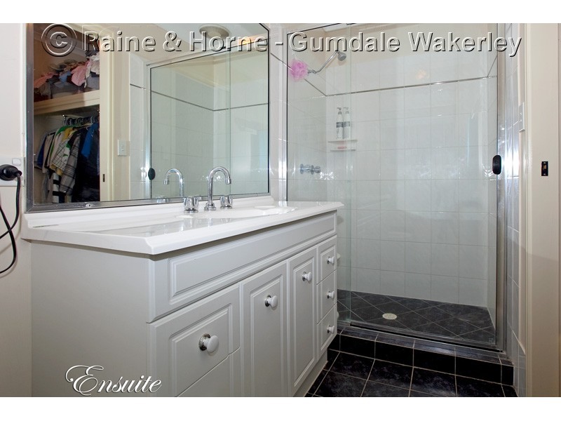 47 Campbell St, Wakerley QLD 4154