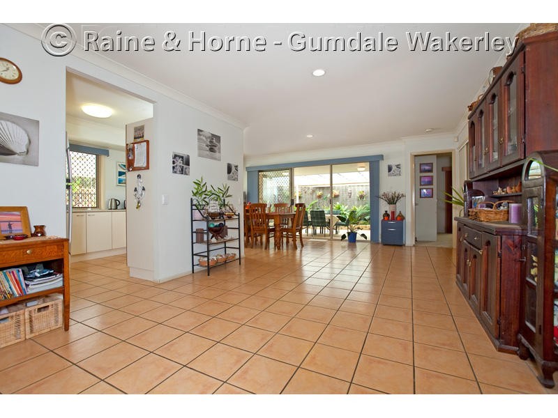 31 Isaacs Way, Wakerley QLD 4154