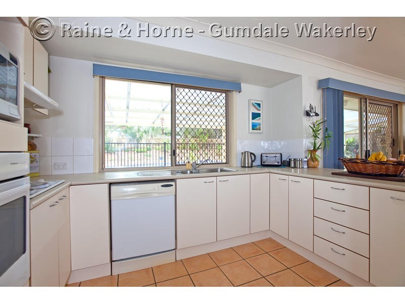 31 Isaacs Way, Wakerley QLD 4154