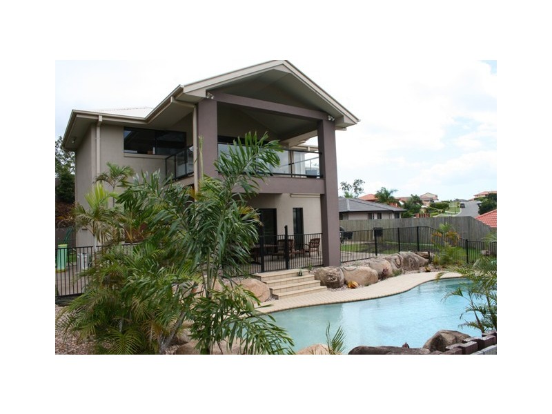 8 Olive Place, Carindale QLD 4152