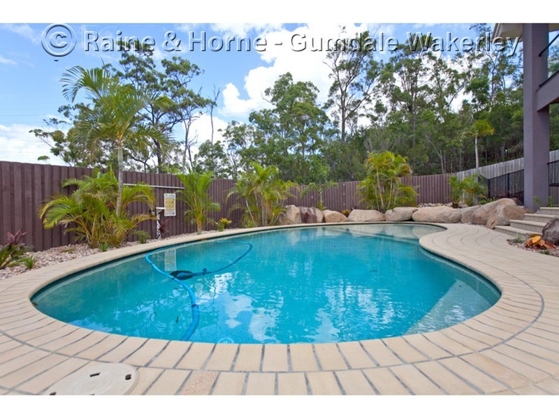 8 Olive Place, Carindale QLD 4152