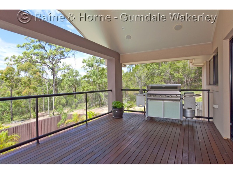 8 Olive Place, Carindale QLD 4152