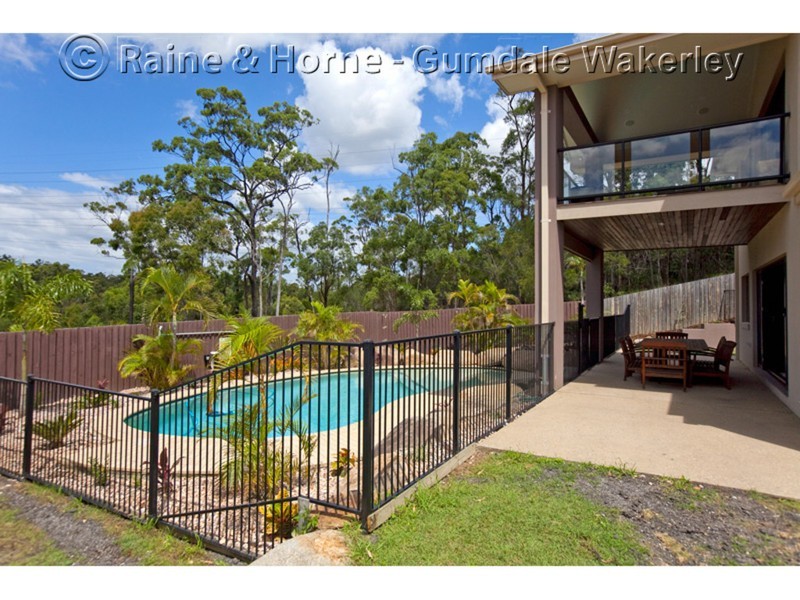 8 Olive Place, Carindale QLD 4152