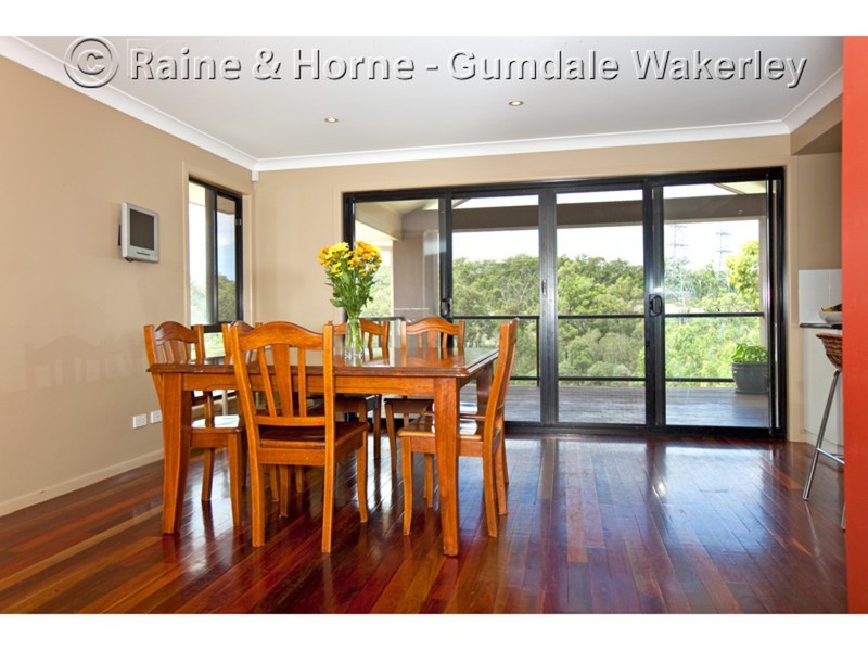 8 Olive Place, Carindale QLD 4152