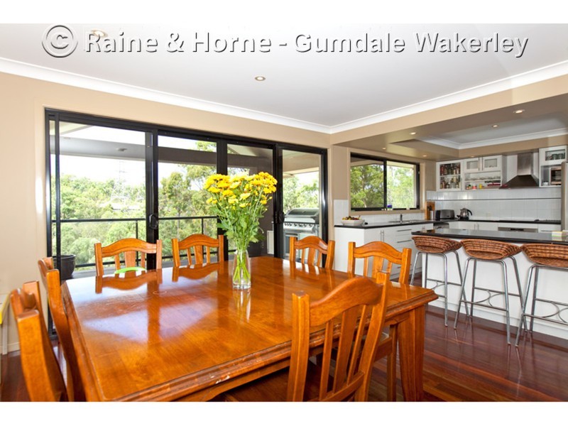 8 Olive Place, Carindale QLD 4152
