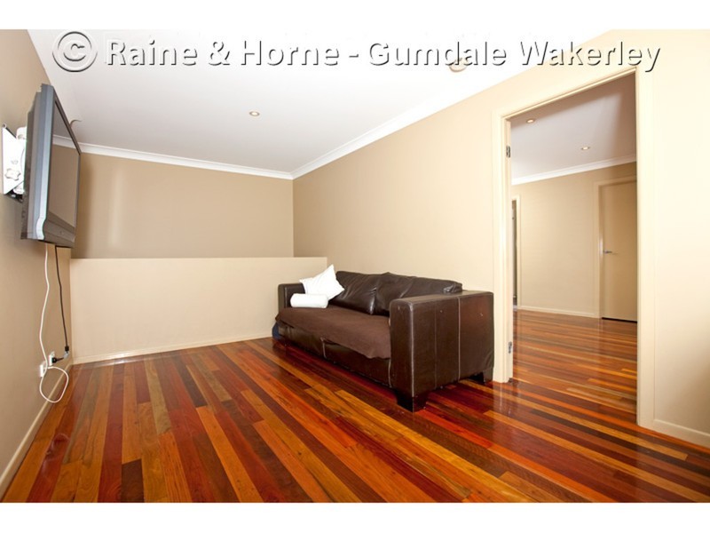 8 Olive Place, Carindale QLD 4152