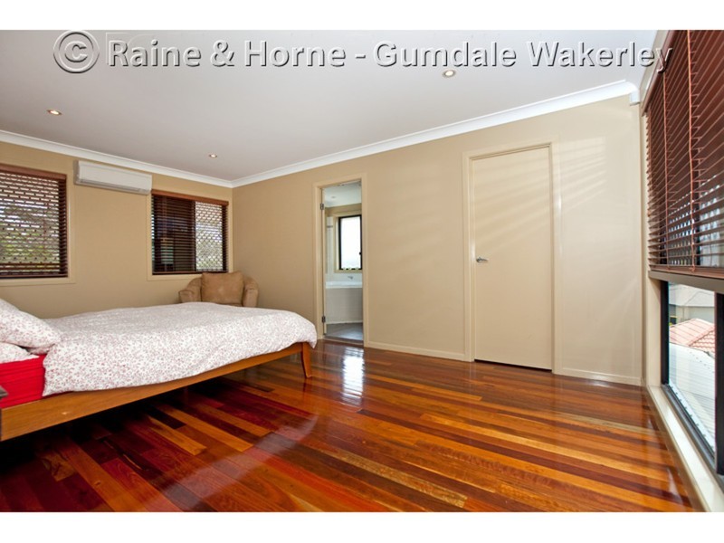 8 Olive Place, Carindale QLD 4152