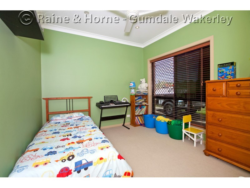 8 Olive Place, Carindale QLD 4152