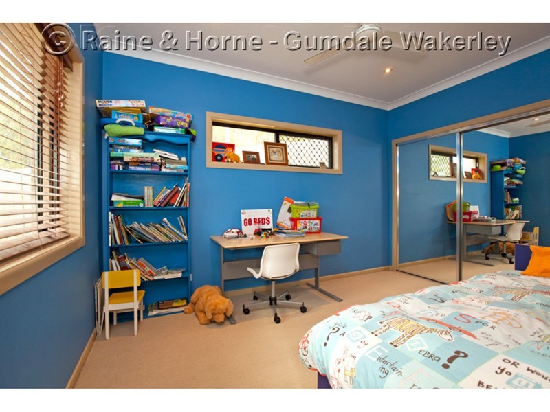 8 Olive Place, Carindale QLD 4152