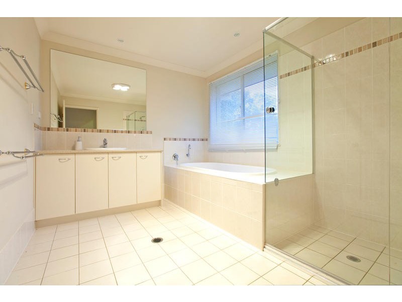 23 Broadleaf Crescent, Gumdale QLD 4154