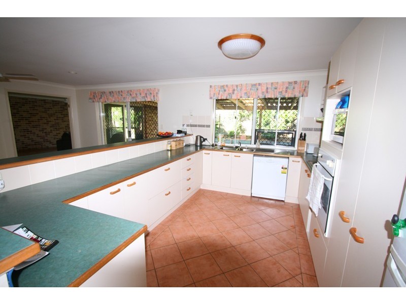 2 Morgan Close, Manly West QLD 4179