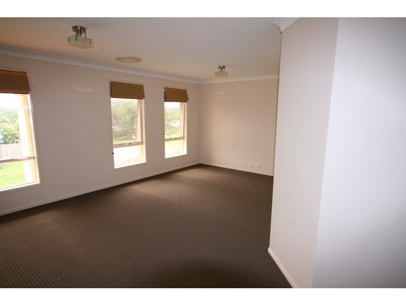 2 David Place, Manly West QLD 4179