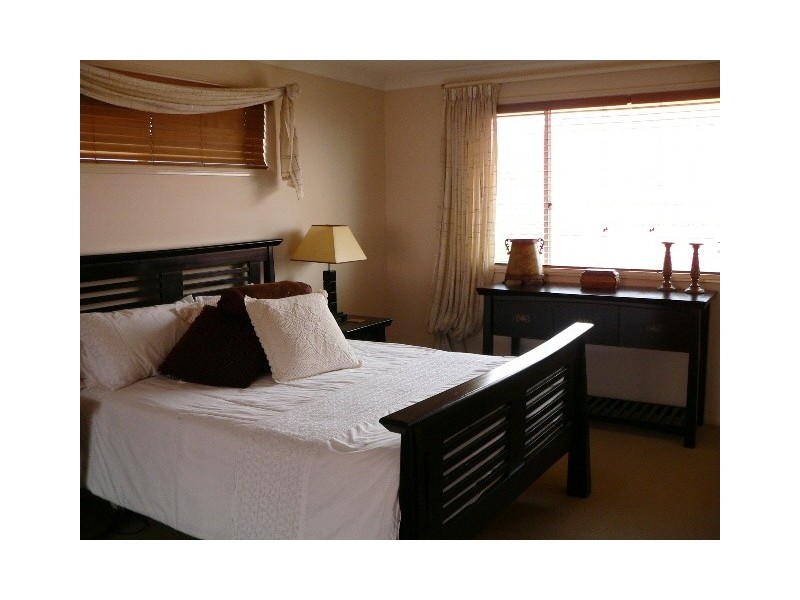 2 David Place, Manly West QLD 4179
