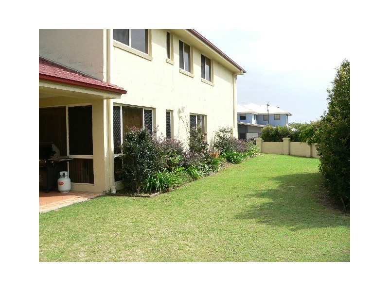 2 David Place, Manly West QLD 4179