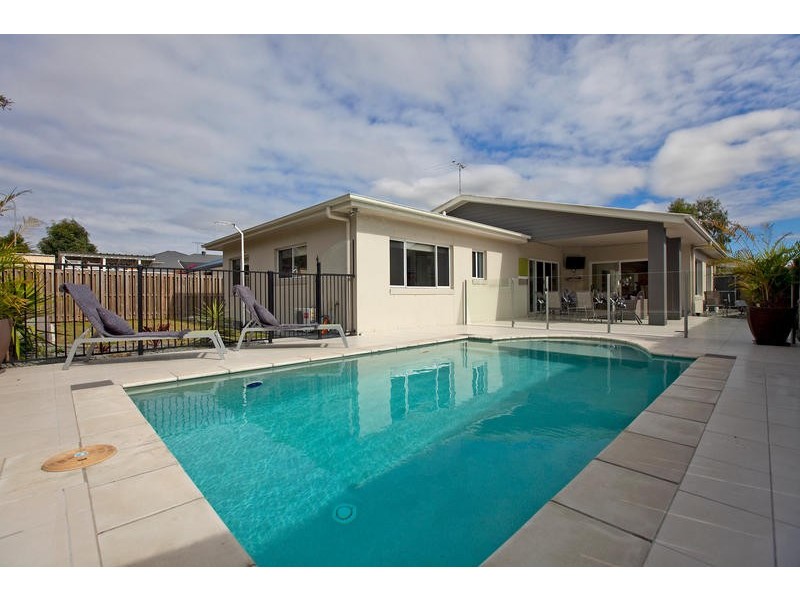 13 Red Gum Crescent, Wakerley QLD 4154