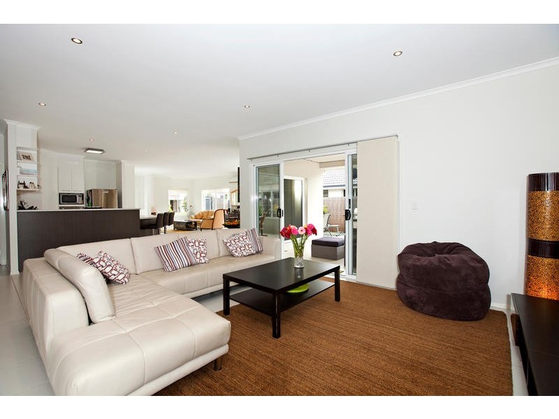 13 Red Gum Crescent, Wakerley QLD 4154