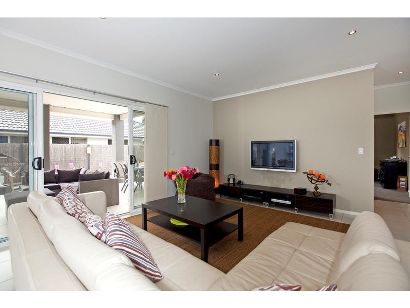 13 Red Gum Crescent, Wakerley QLD 4154