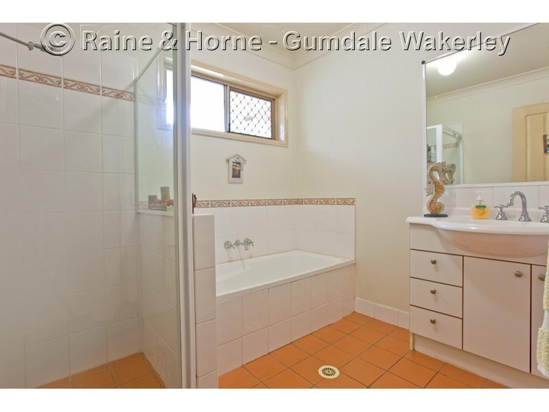 31 Isaacs Way, Wakerley QLD 4154