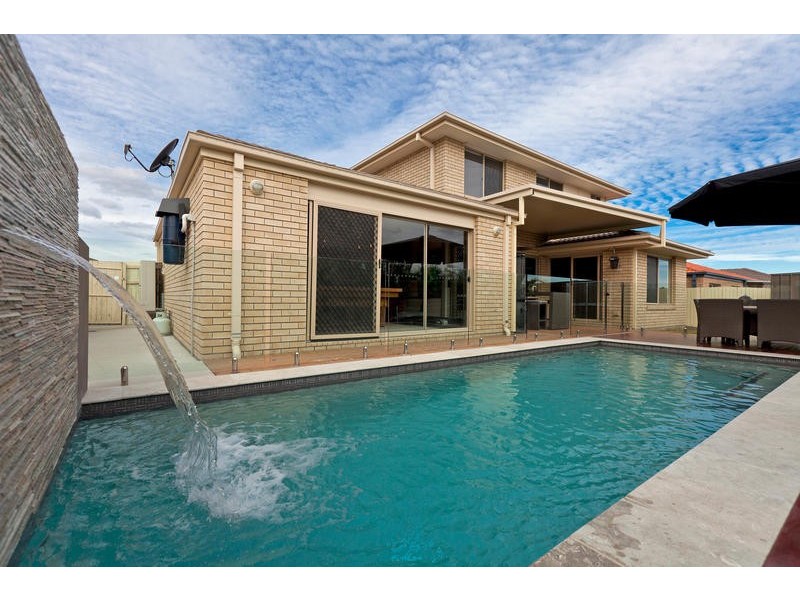 8 Letitia Close, Wakerley QLD 4154