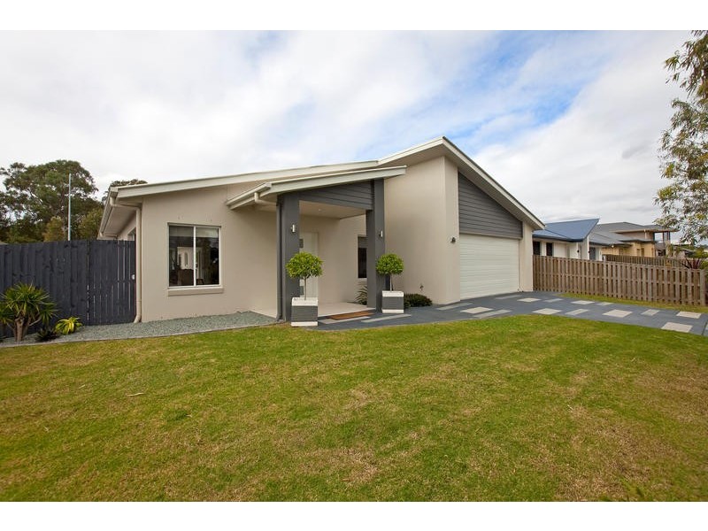 13 Red Gum Crescent, Wakerley QLD 4154