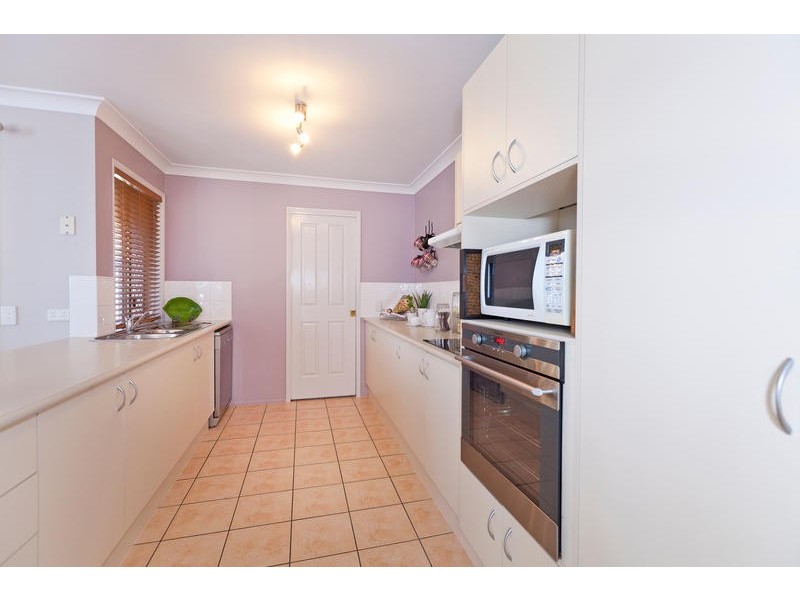 54 Matthews Way, Wakerley QLD 4154