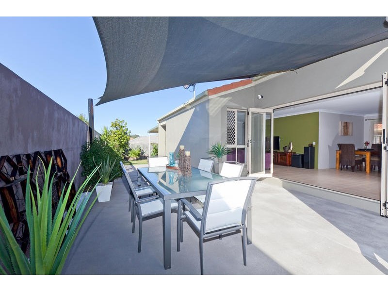 54 Matthews Way, Wakerley QLD 4154