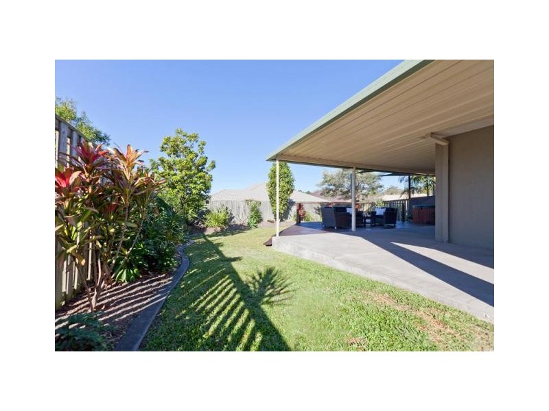 54 Matthews Way, Wakerley QLD 4154