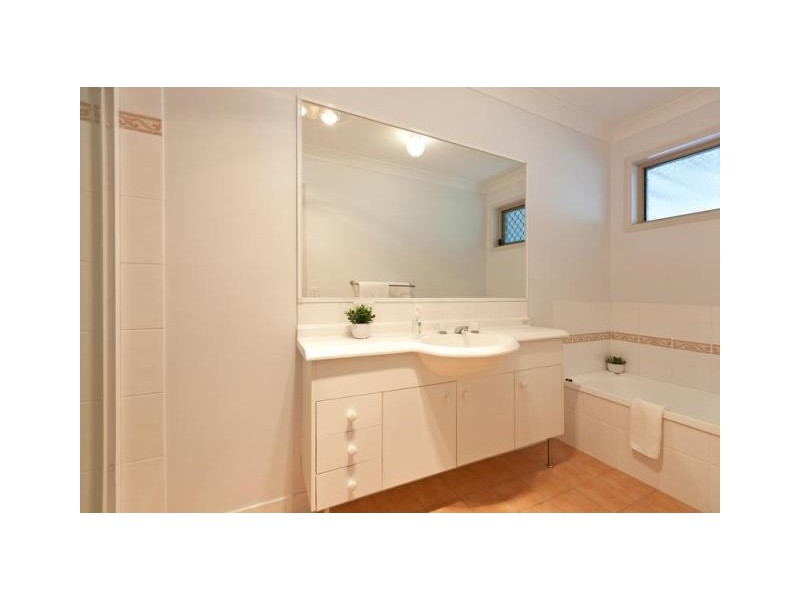 54 Matthews Way, Wakerley QLD 4154