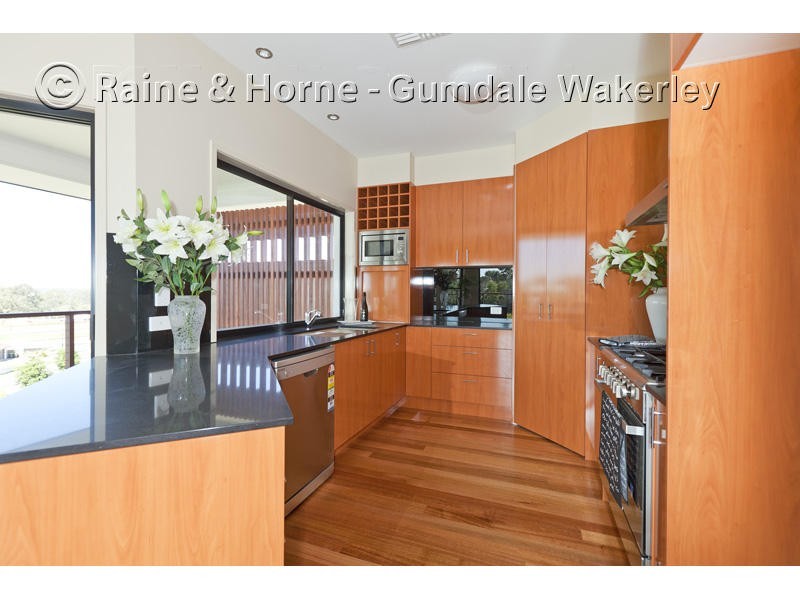 63 Rowland Avenue, Gumdale QLD 4154