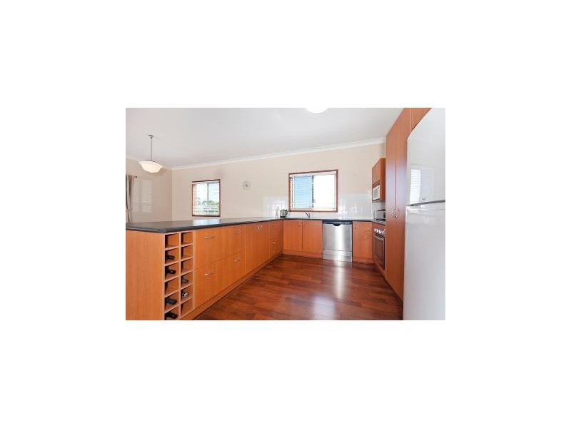 9 Grainger Street, Wynnum QLD 4178