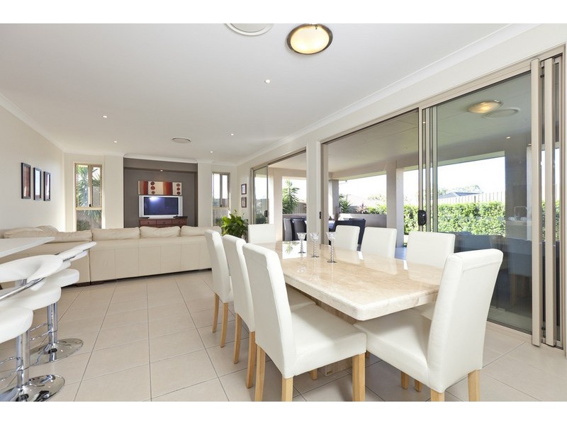 116 Brokenwood Circuit, Wakerley QLD 4154