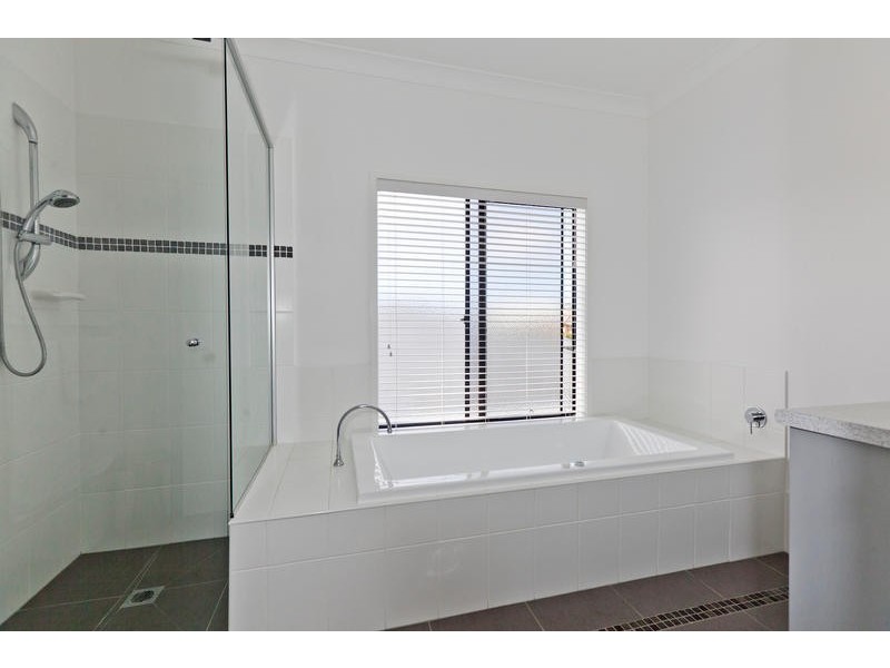 52 Brokenwood Circuit, Tingalpa QLD 4173