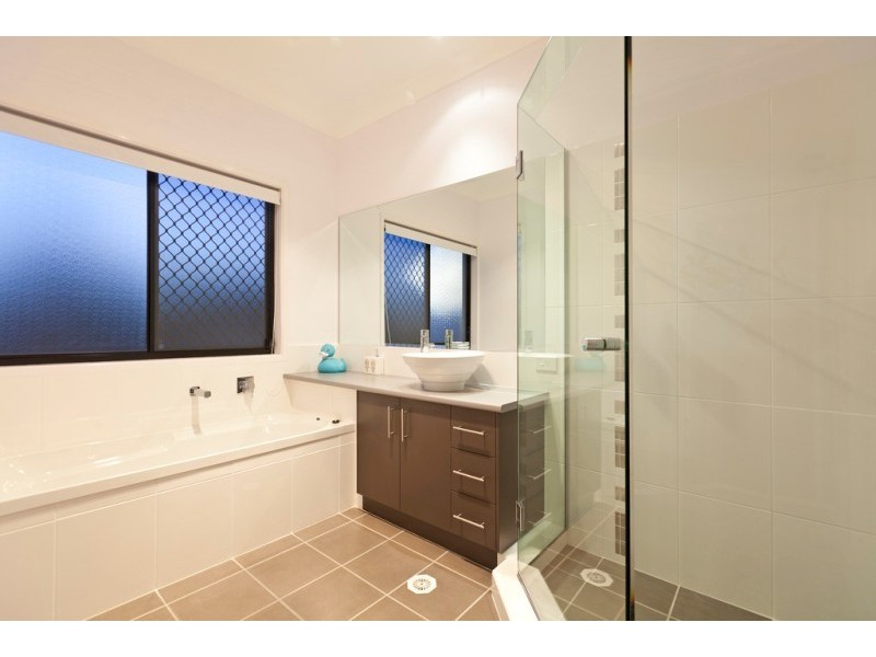 66 Brokenwood Circuit, Wakerley QLD 4154