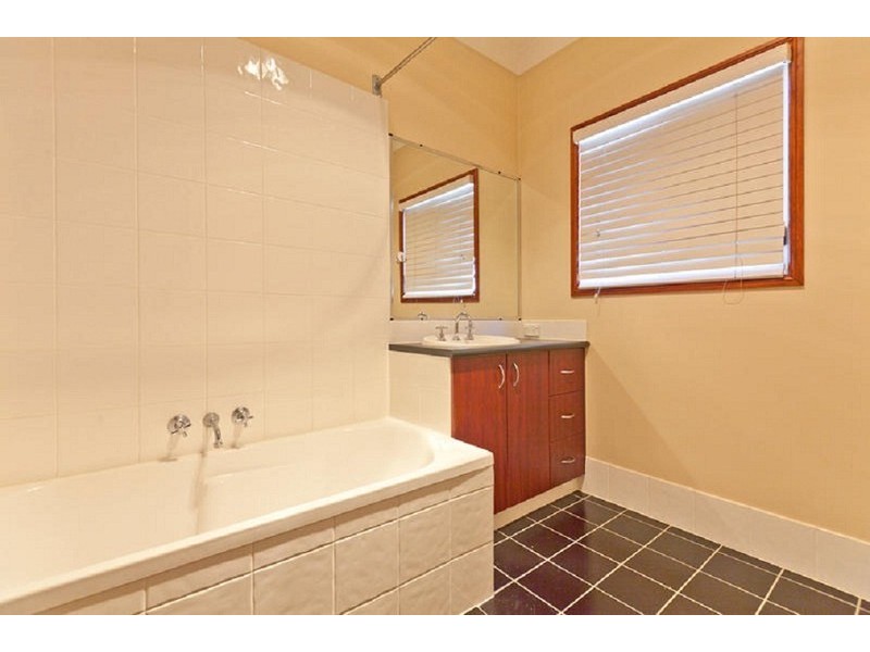 9 Grainger street, Wynnum QLD 4178