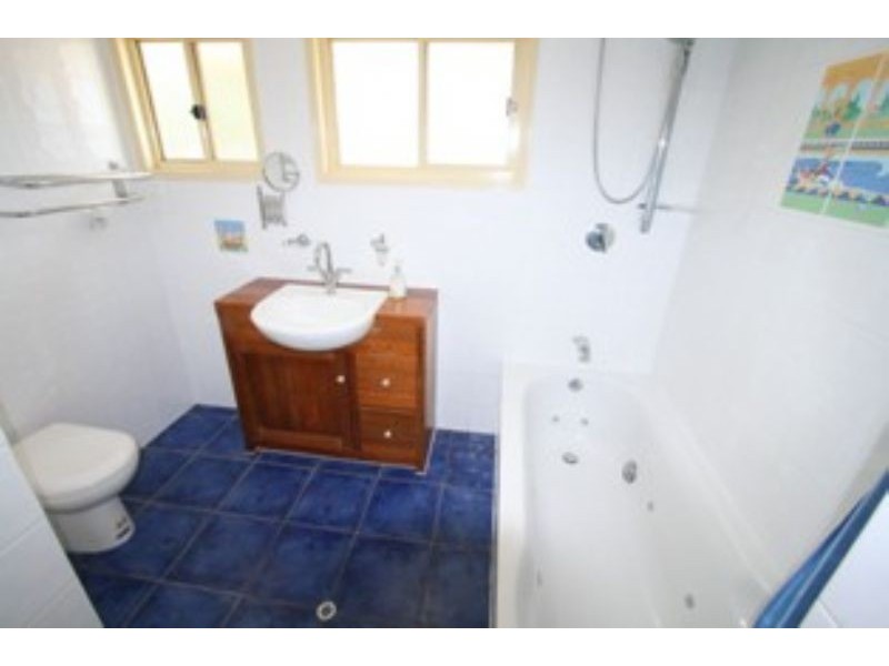 34 Birkdale Road, Birkdale QLD 4159