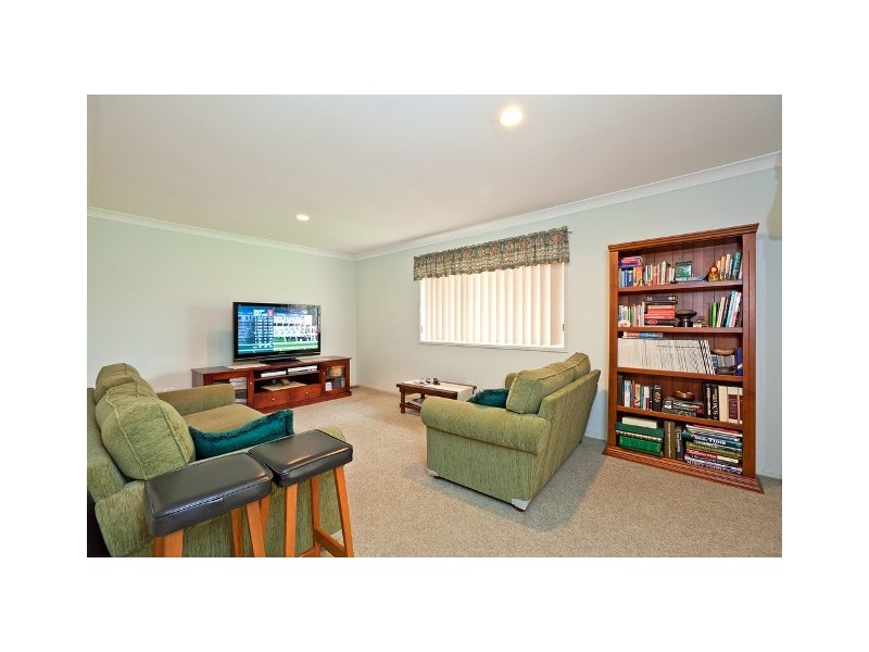 8 Honiara Street, Wakerley QLD 4154