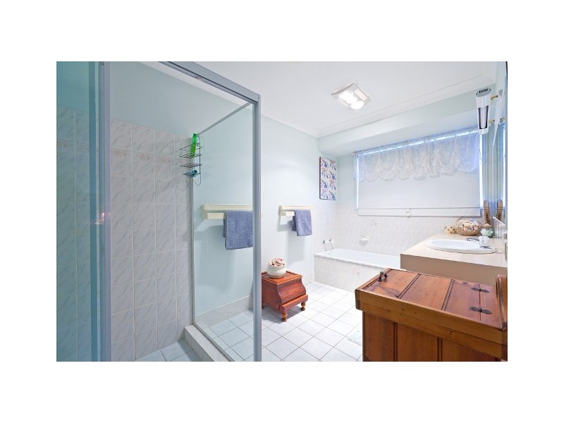 8 Honiara Street, Wakerley QLD 4154