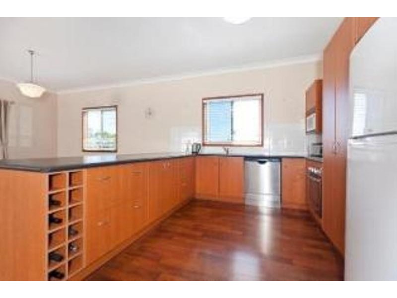 9 Grainger Street, Wynnum West QLD 4178