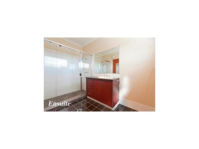 9 Grainger Street, Wynnum West QLD 4178